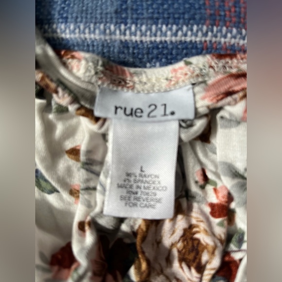 Rue21 Tank - Picture 2 of 2